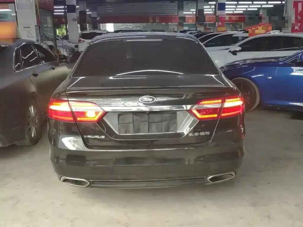 2015 Taurus EcoBoost 245 Luxury — миниатюра 6