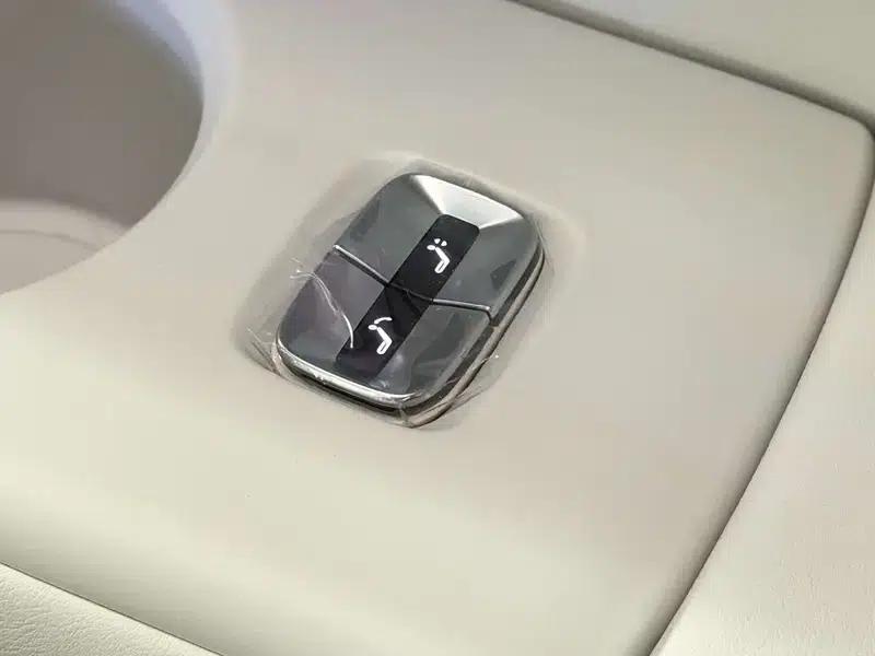 XPeng X9 2024 Model 640 AWD High Performance Max — миниатюра 27