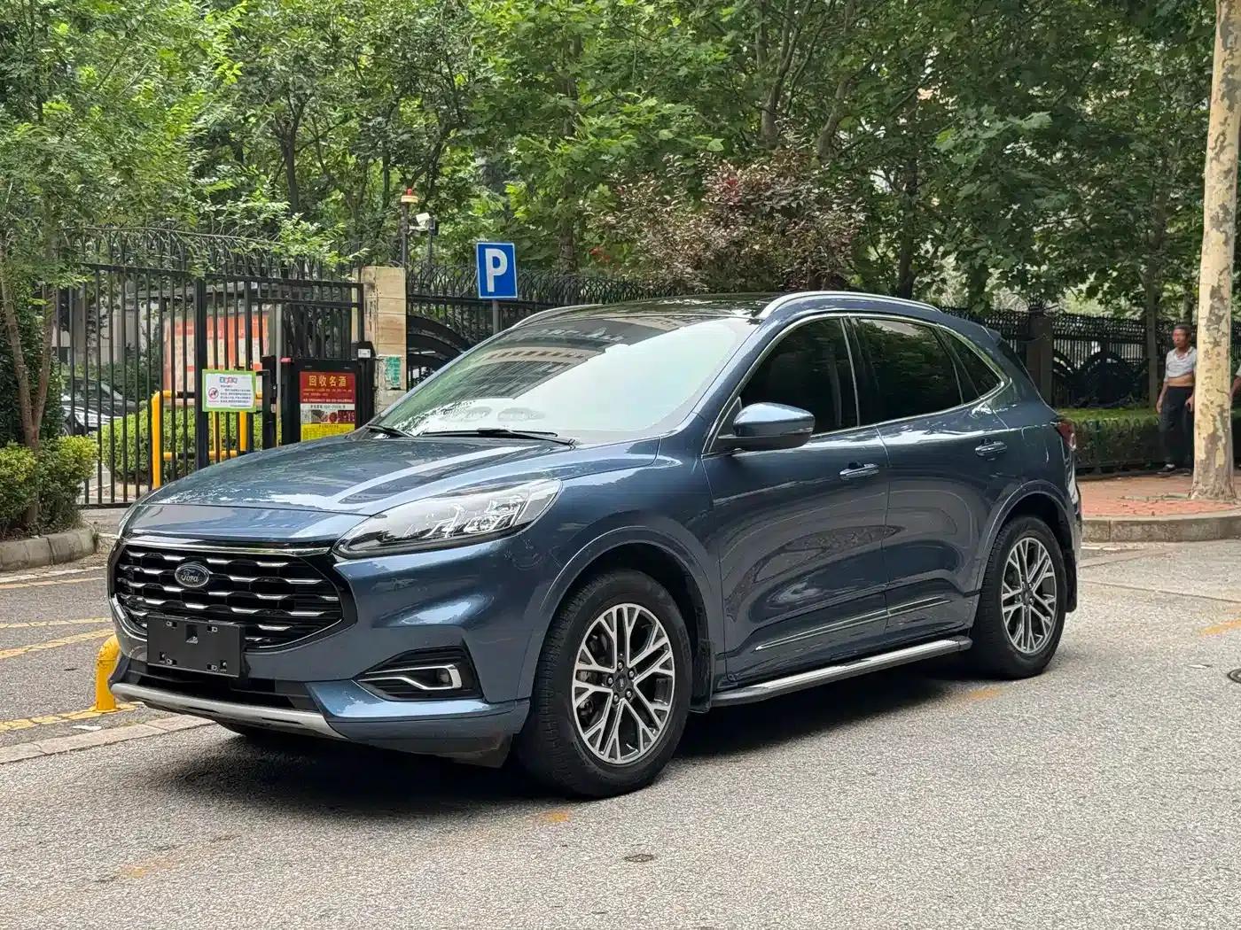 Escape 2020 EcoBoost 245 AWD Premium Edition — миниатюра 1