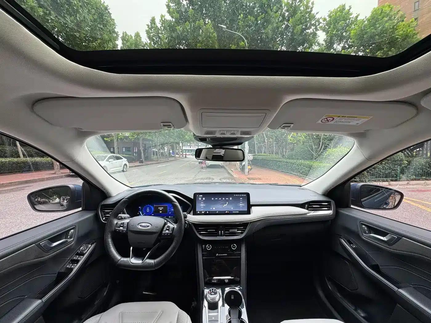 Escape 2020 EcoBoost 245 AWD Premium Edition — миниатюра 3