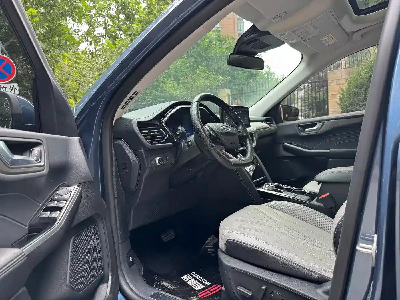 Escape 2020 EcoBoost 245 AWD Premium Edition — миниатюра 4