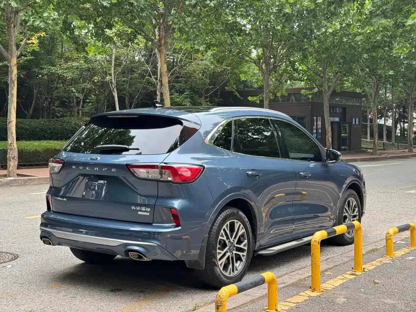 Escape 2020 EcoBoost 245 AWD Premium Edition — миниатюра 6