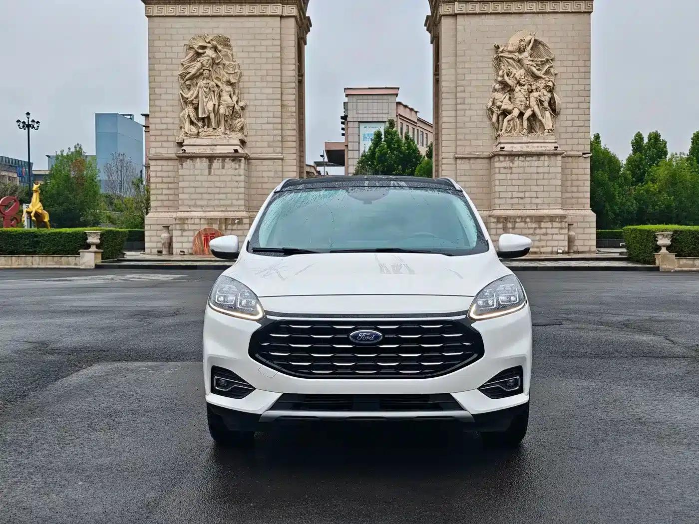 Escape 2020 EcoBoost 245 2WD Premium Edition — миниатюра 2