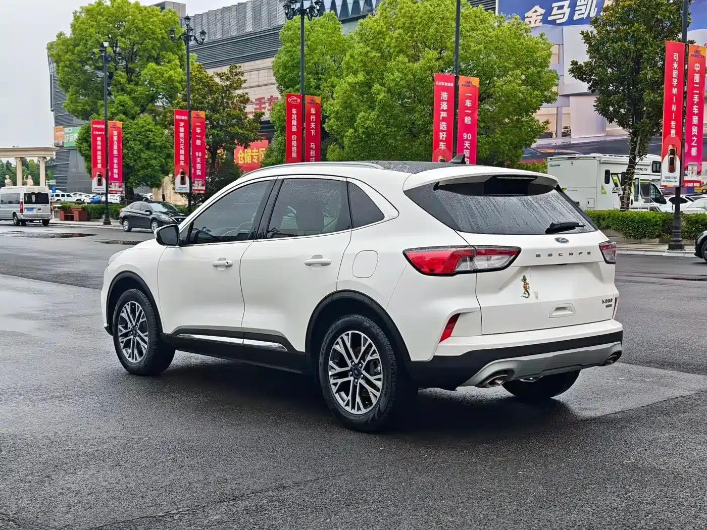 Escape 2020 EcoBoost 245 2WD Premium Edition — миниатюра 7