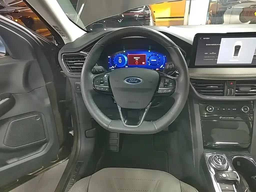 Escape 2020 EcoBoost 245 AWD Premium Edition — миниатюра 11