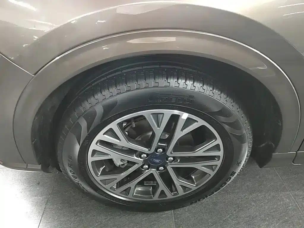 Escape 2020 EcoBoost 245 AWD Premium Edition — миниатюра 23