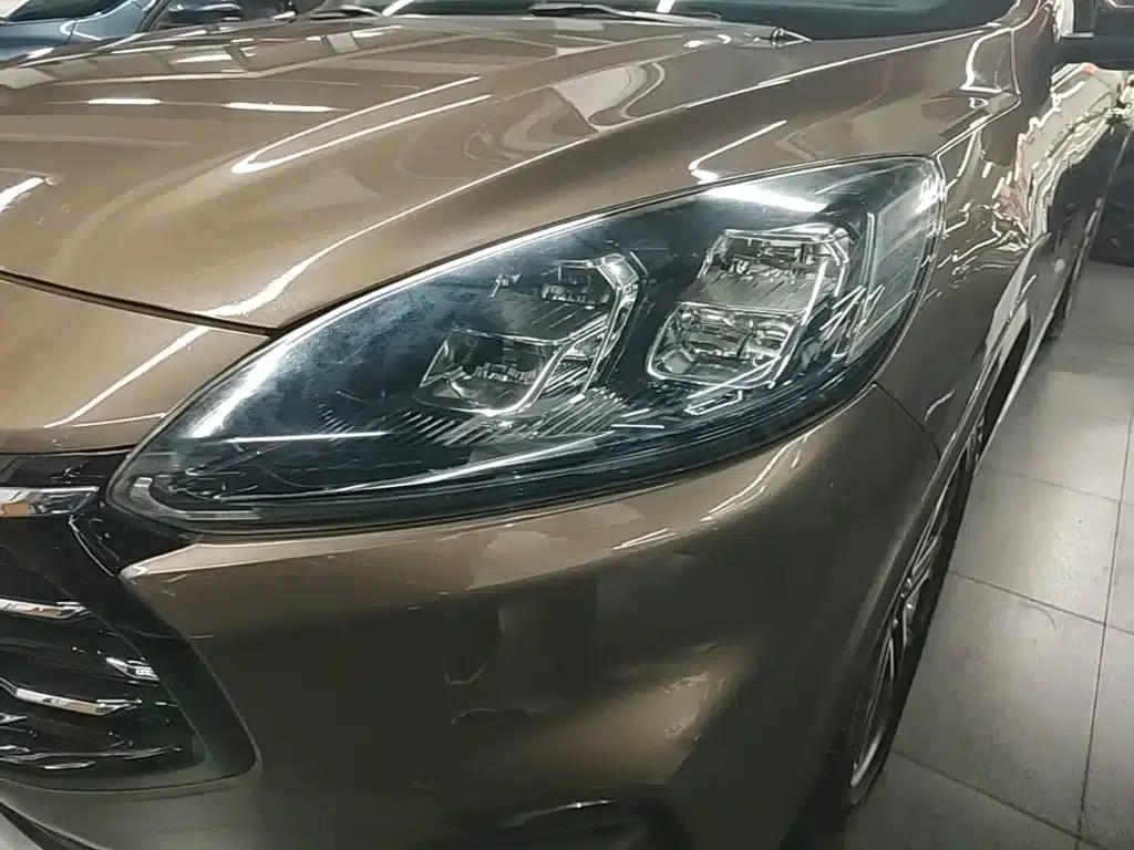 Escape 2020 EcoBoost 245 AWD Premium Edition — миниатюра 24