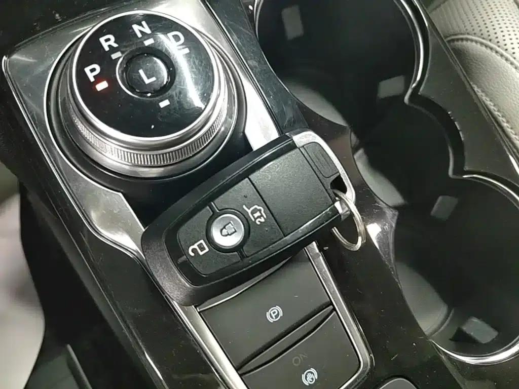 Escape 2020 EcoBoost 245 AWD Premium Edition — миниатюра 9
