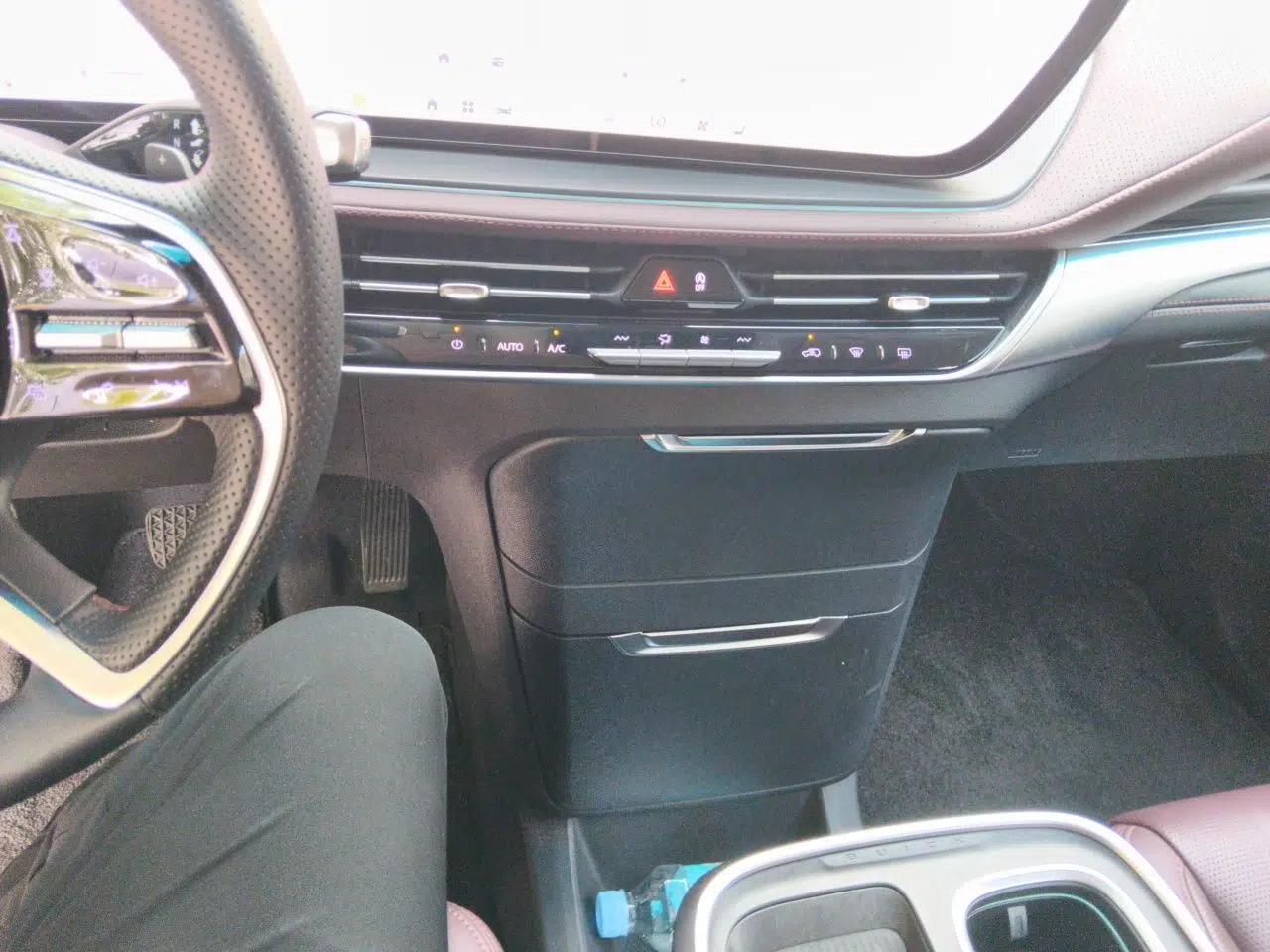 Buick Century 2025 2.0T Six-Seater YinShi Edition — миниатюра 14