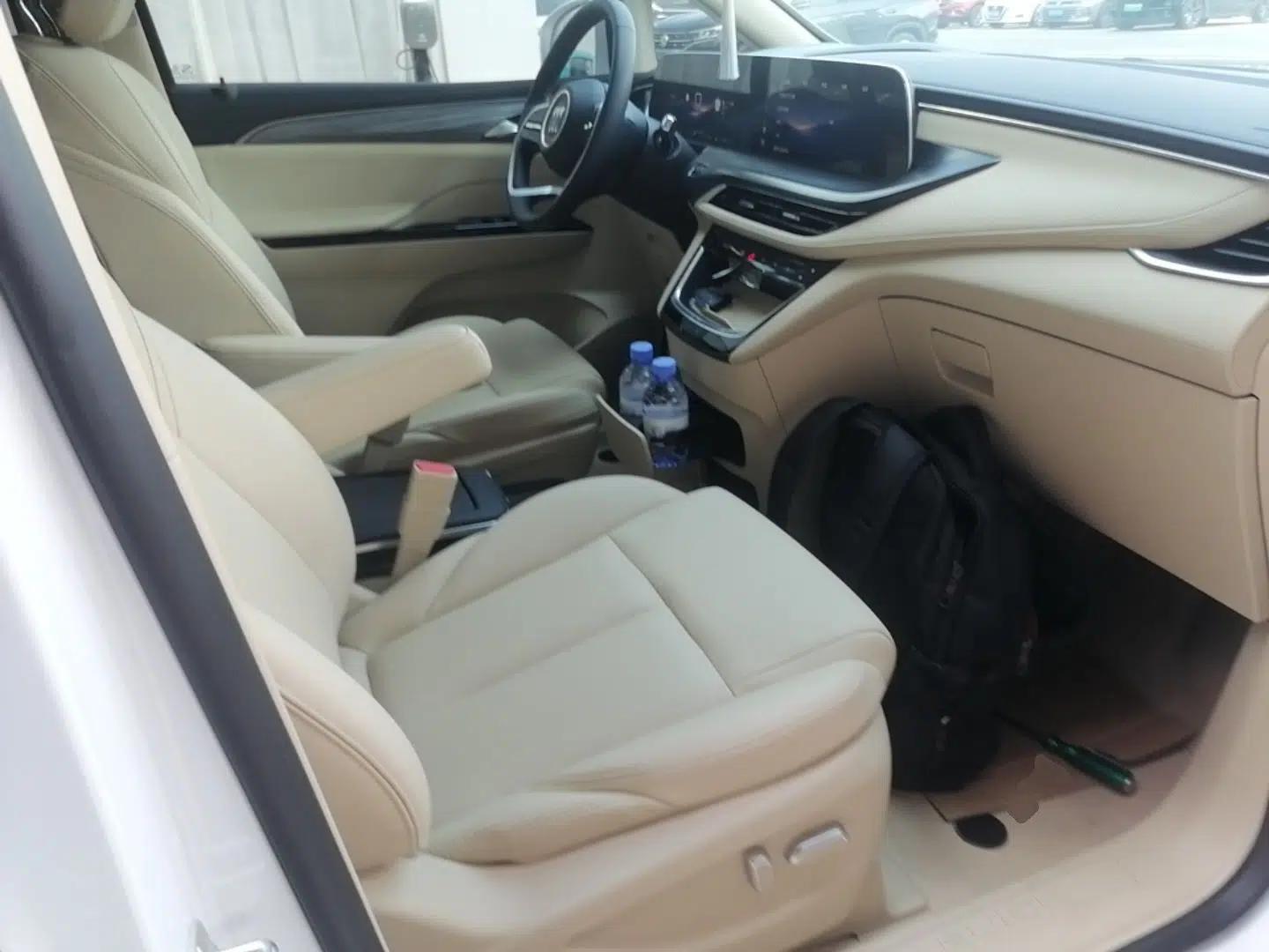 Buick GL8 New Energy 2025 Lu Shang Smart Enjoyment Edition 7-Seater — миниатюра 19