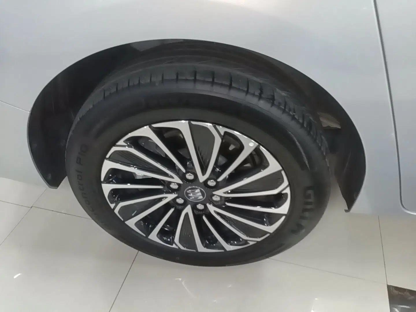Buick GL8 New Energy 2025 Lu Shang Luxury Edition 7-Seater — миниатюра 11