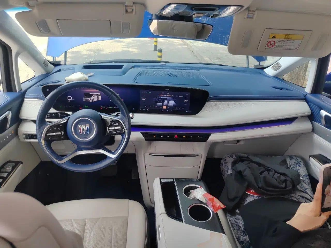 Buick GL8 New Energy 2024 Lu Zun Luxury Edition 6-Seater — миниатюра 9