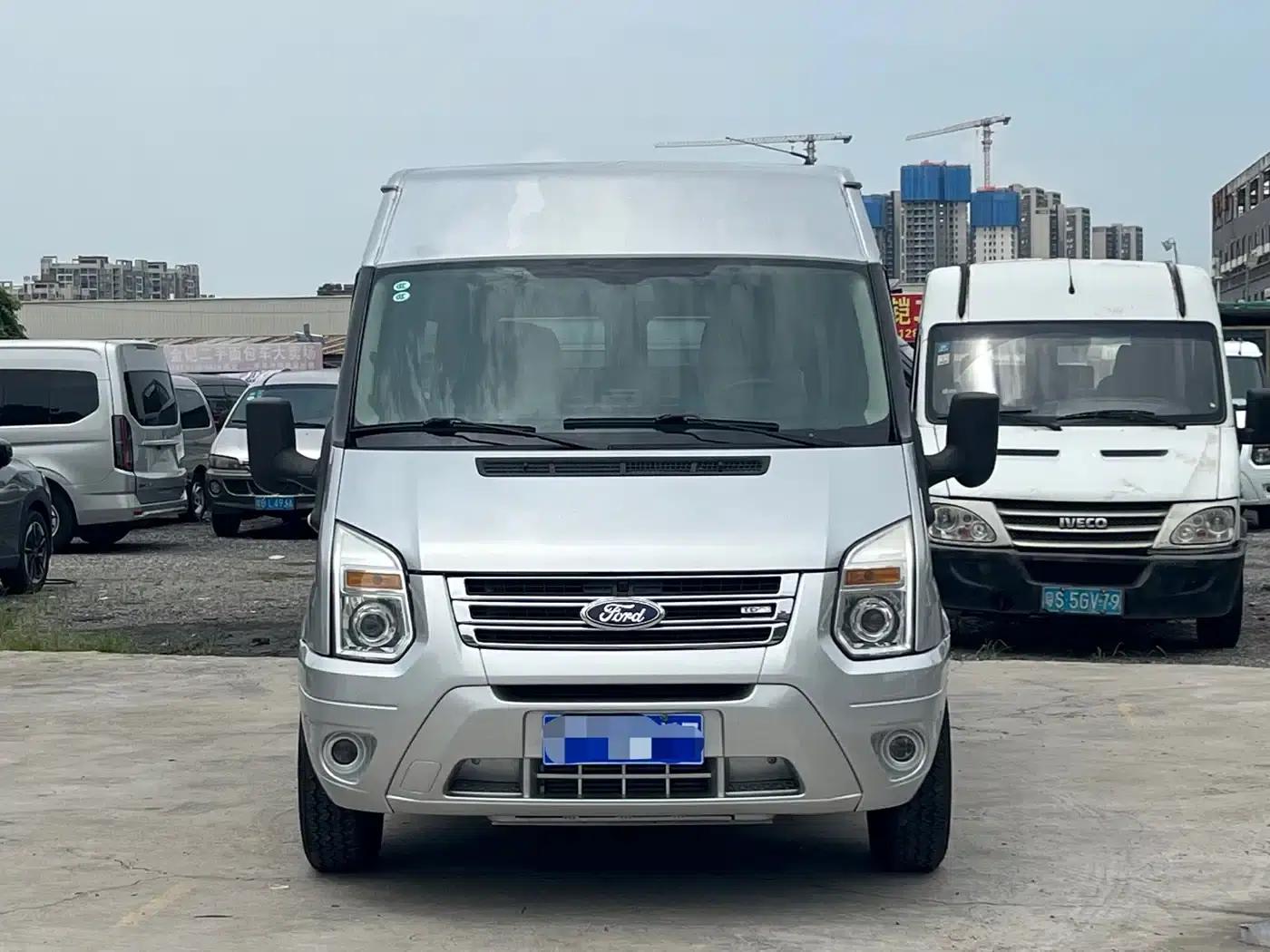 The new generation Ford Transit 2016 model 2.2T long wheelbase 9-seater mid-roof luxury bus with 135 horsepower. — миниатюра 2