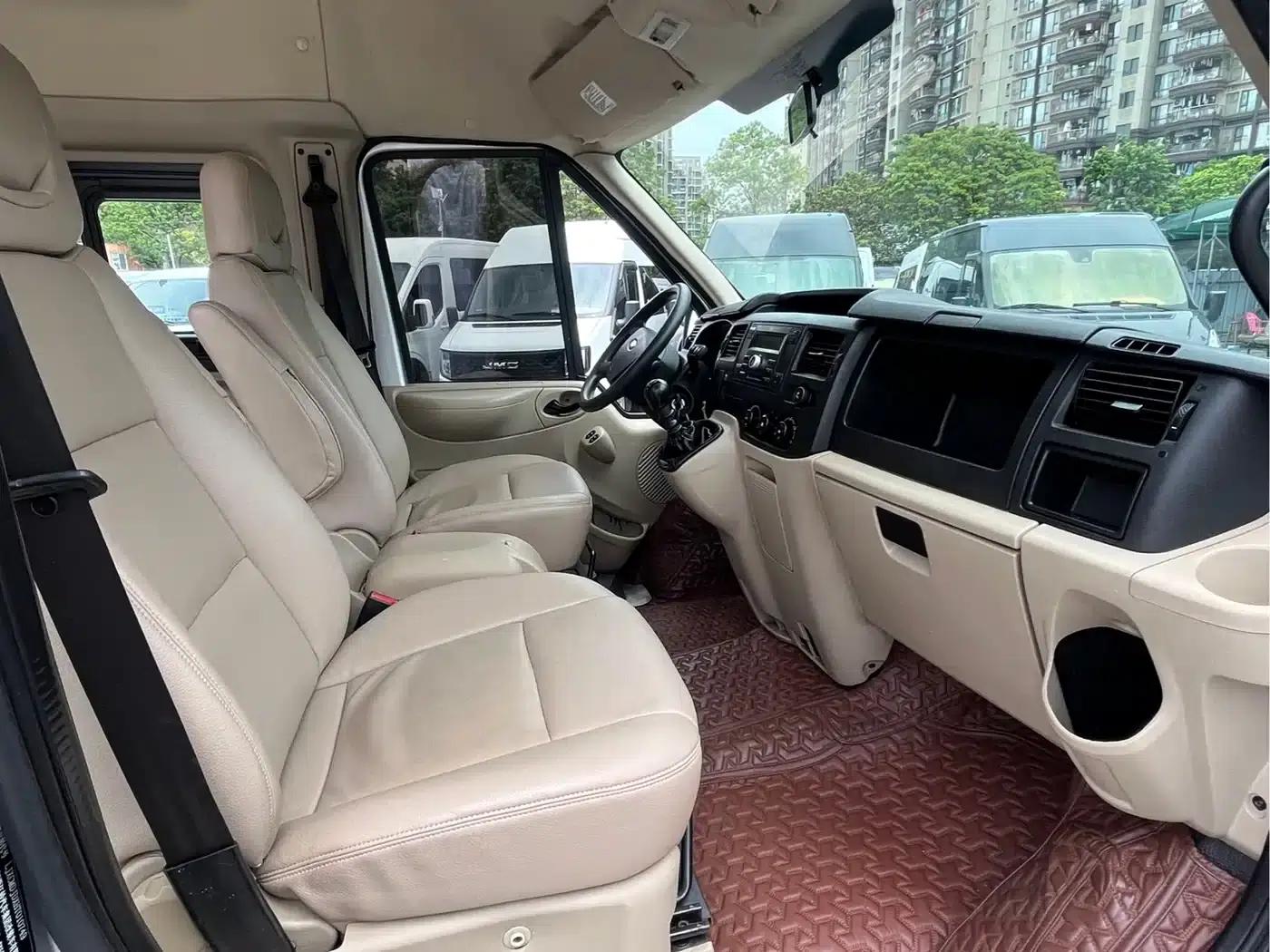 The new generation Ford Transit 2016 model 2.2T long wheelbase 9-seater mid-roof luxury bus with 135 horsepower. — миниатюра 9