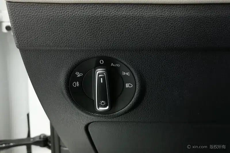 Tiguan L PHEV 2023 430PHEV Plug-in Hybrid Premium Edition — миниатюра 16