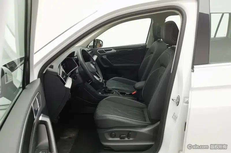 Tiguan L PHEV 2023 430PHEV Plug-in Hybrid Premium Edition — миниатюра 17