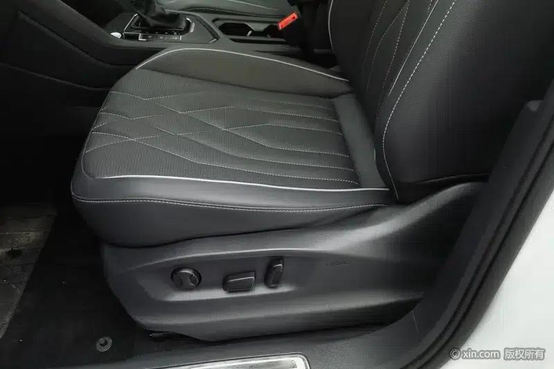Tiguan L PHEV 2023 430PHEV Plug-in Hybrid Premium Edition — миниатюра 18