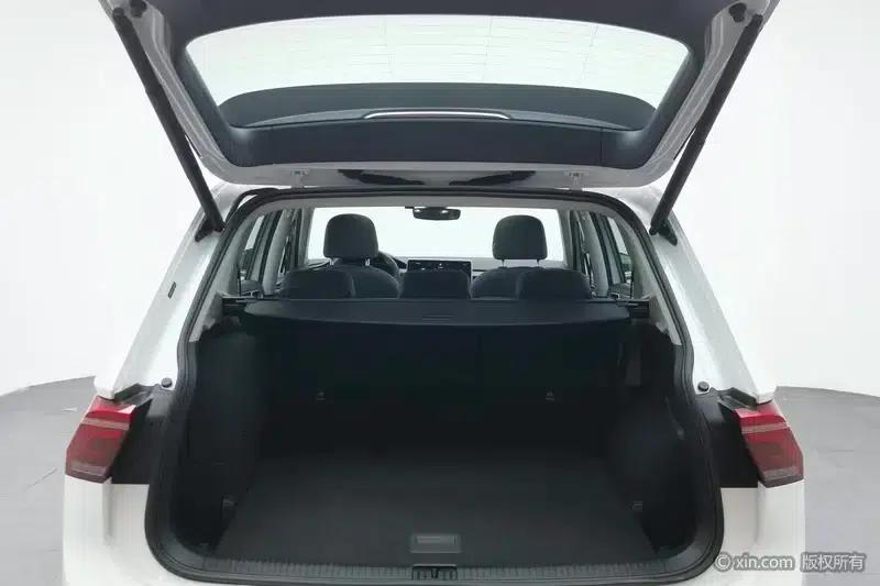 Tiguan L PHEV 2023 430PHEV Plug-in Hybrid Premium Edition — миниатюра 23