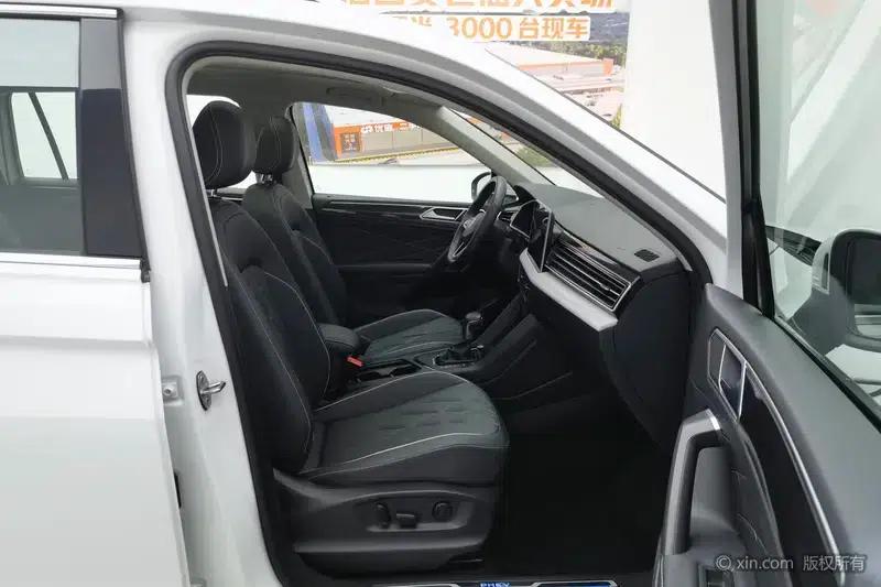 Tiguan L PHEV 2023 430PHEV Plug-in Hybrid Premium Edition — миниатюра 24