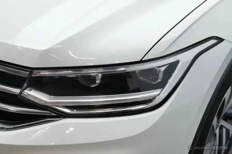 Tiguan L PHEV 2023 430PHEV Plug-in Hybrid Premium Edition — миниатюра 7
