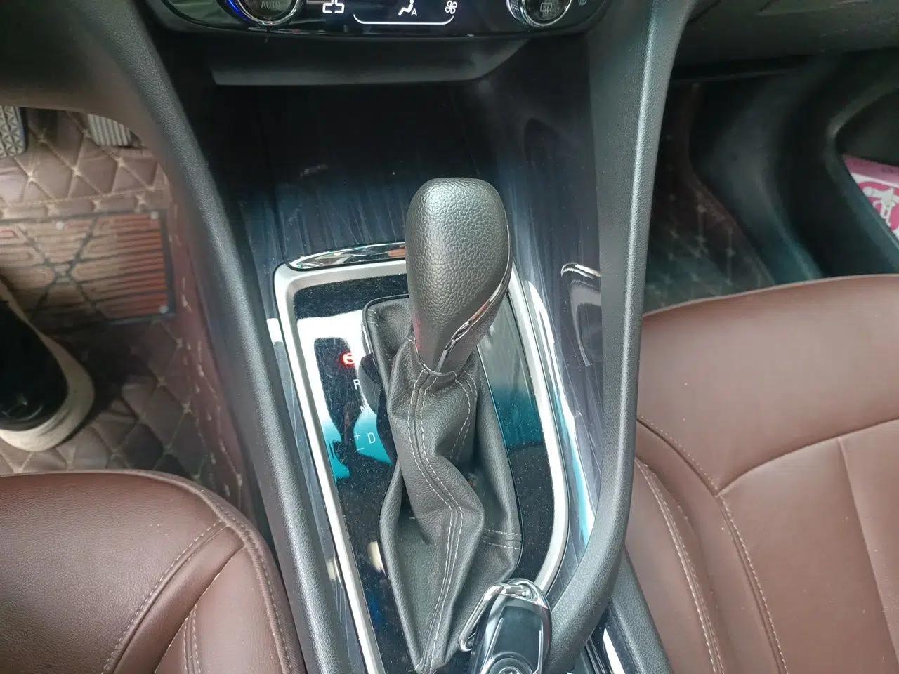 Buick GL6 2019 18T 6-Seater Connected Luxury Version China V Standard — миниатюра 14