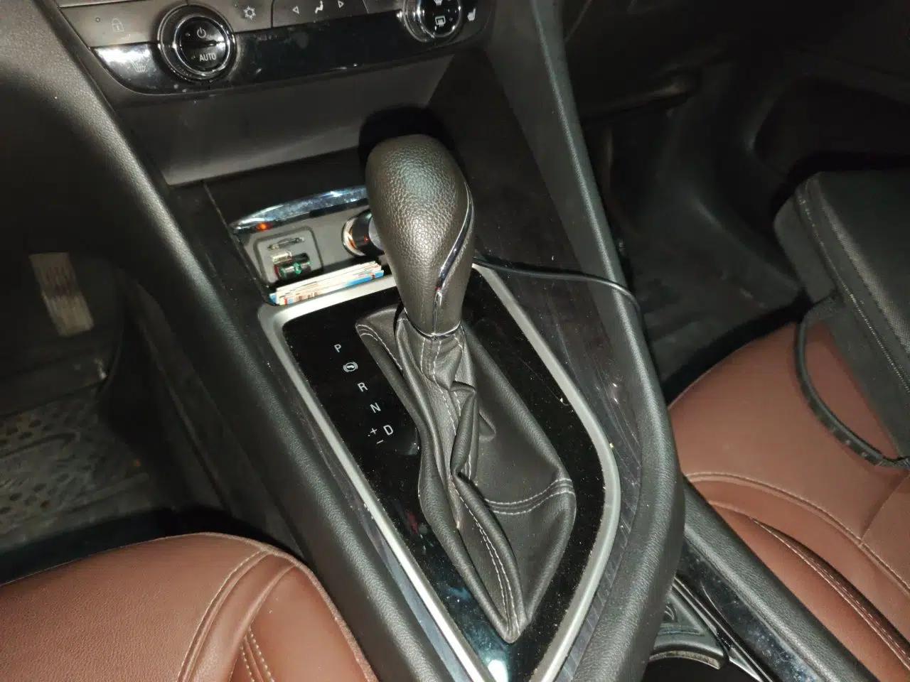 Buick GL6 2019 18T 6-Seater Connected Luxury Version China VI Standard — миниатюра 14