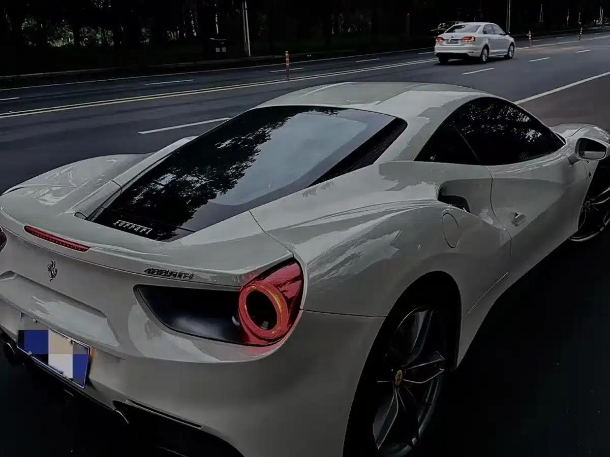2015 Ferrari 488 GTB — миниатюра 4