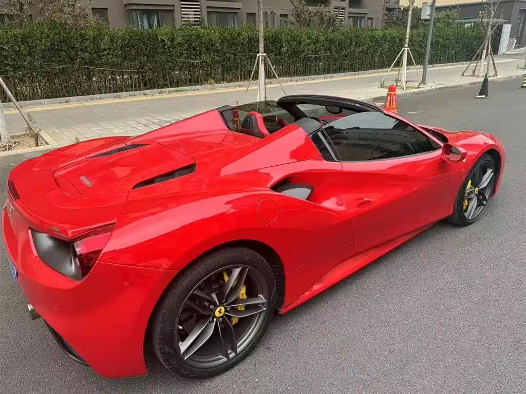 2015 Ferrari 488 Spider — миниатюра 8