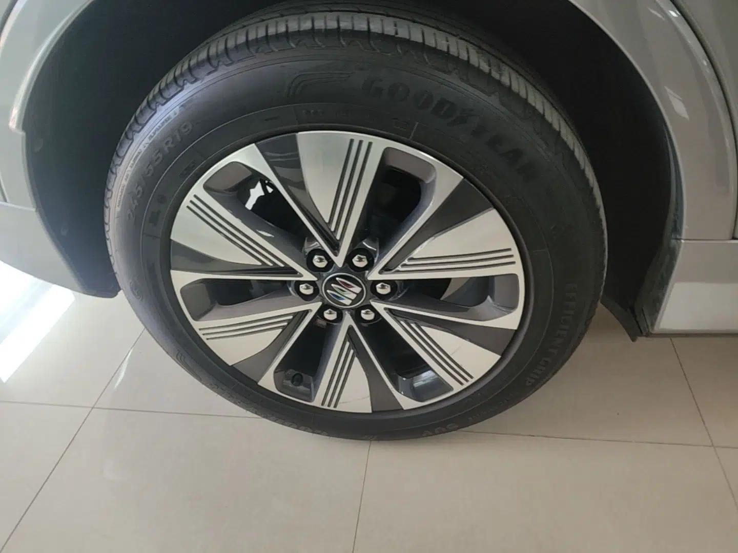 Buick E5 2025 Model 620KM Prestige Edition — миниатюра 11