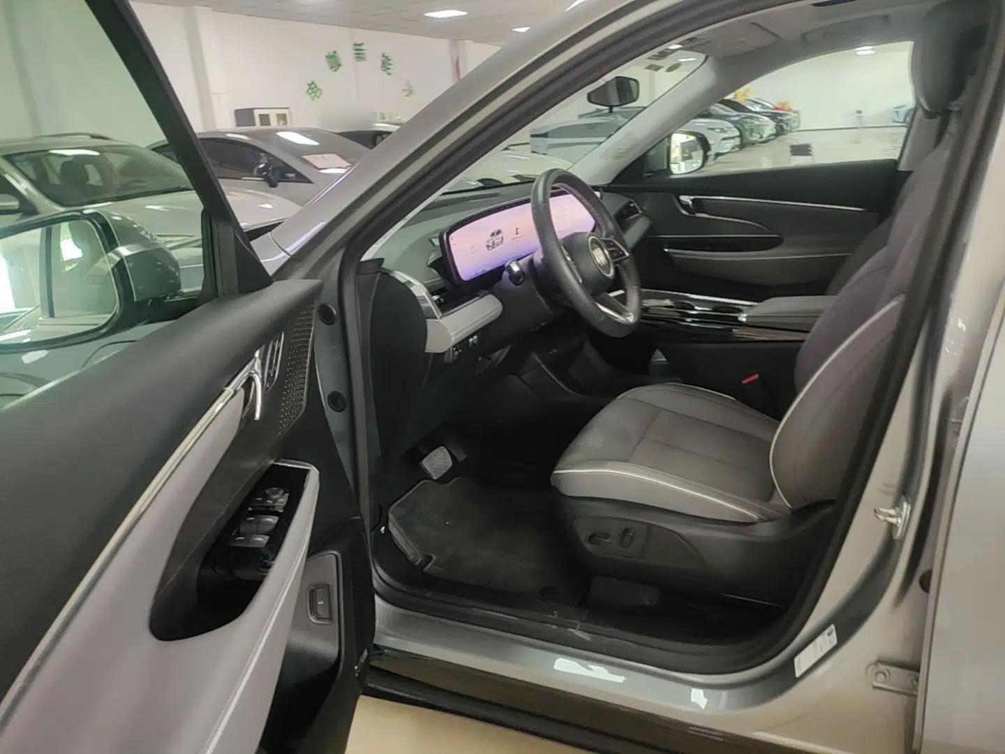 Buick E5 2025 Model 620KM Prestige Edition — миниатюра 18