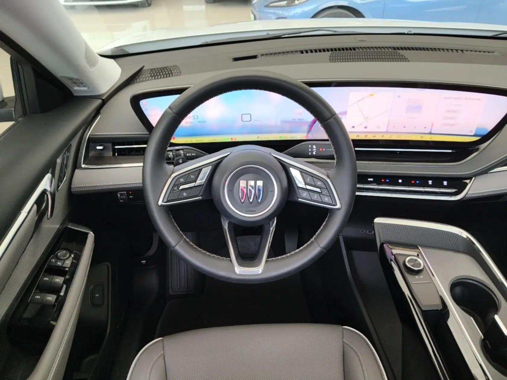 Buick E5 2025 Model 620KM Prestige Edition — миниатюра 13