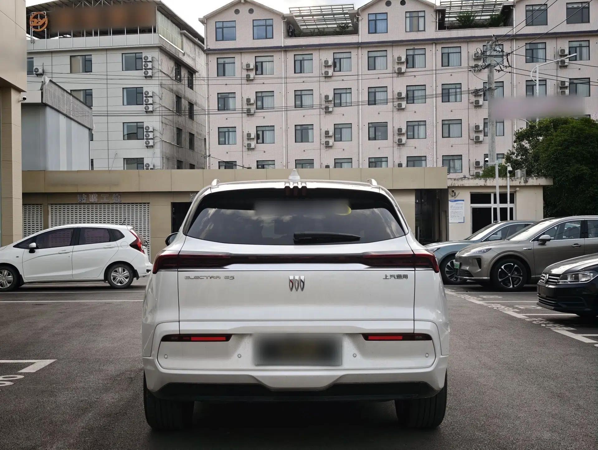 Buick E5 2025 Model 620KM Prestige Edition — миниатюра 18