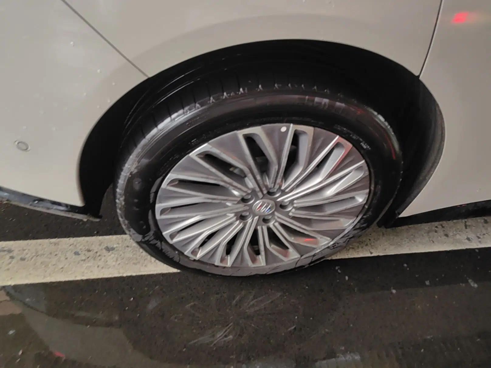 Buick L7 2025 Model Aivia — миниатюра 11