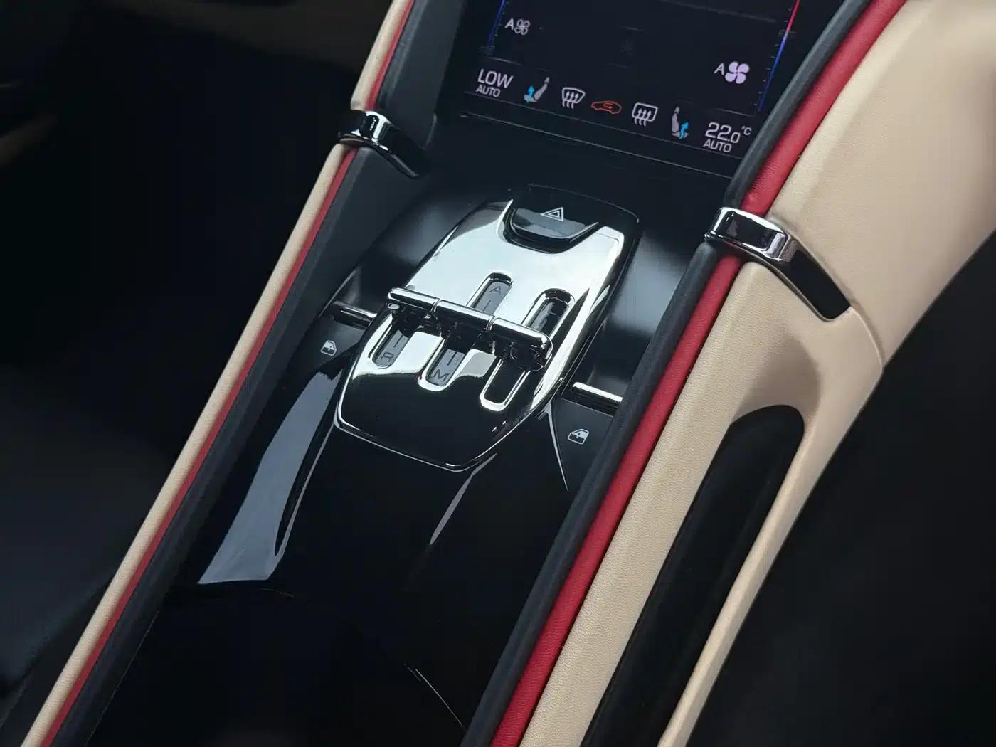 Roma 2020 3.9T V8 — миниатюра 32