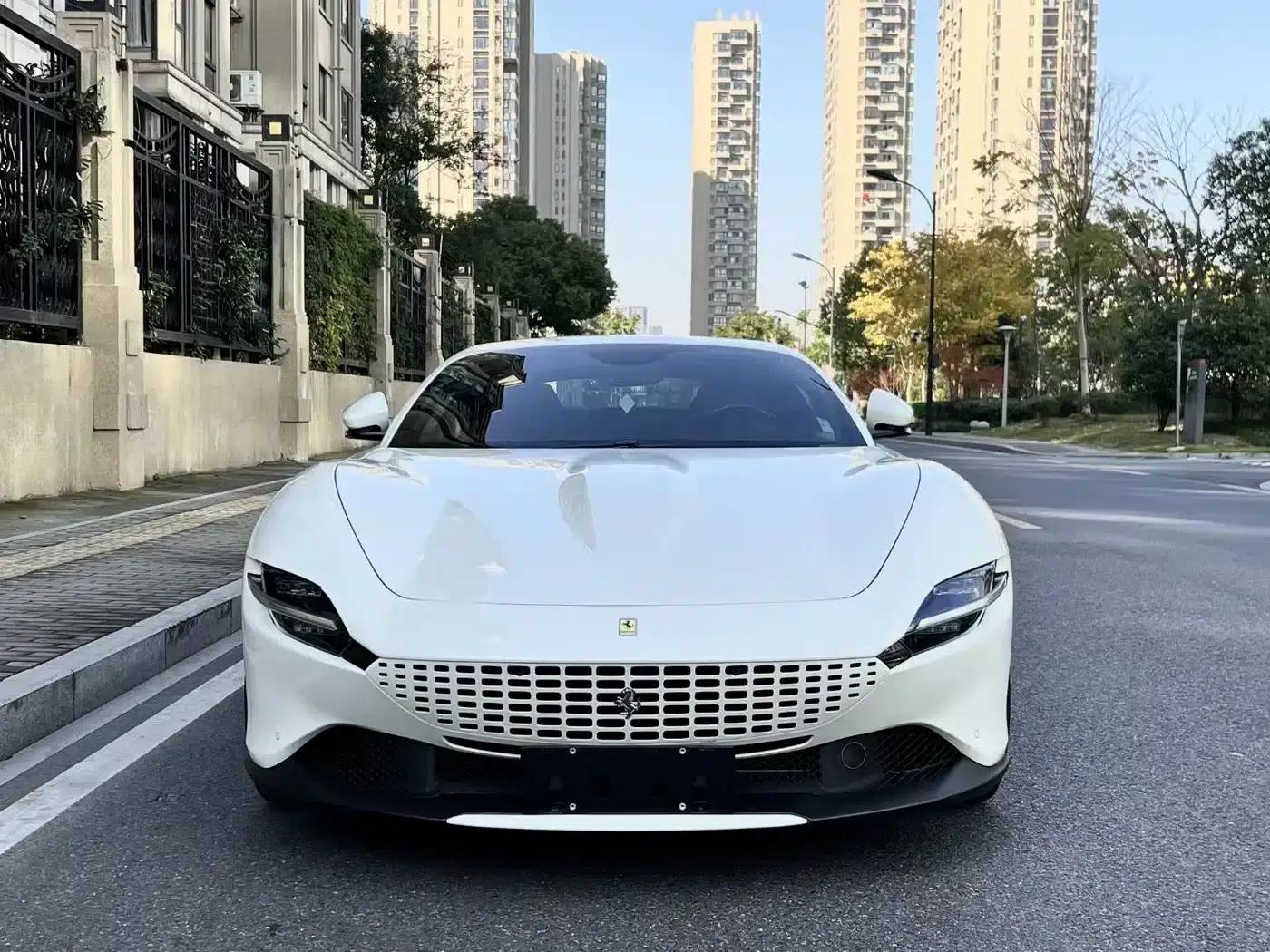 Roma 2020 3.9T V8 — миниатюра 2