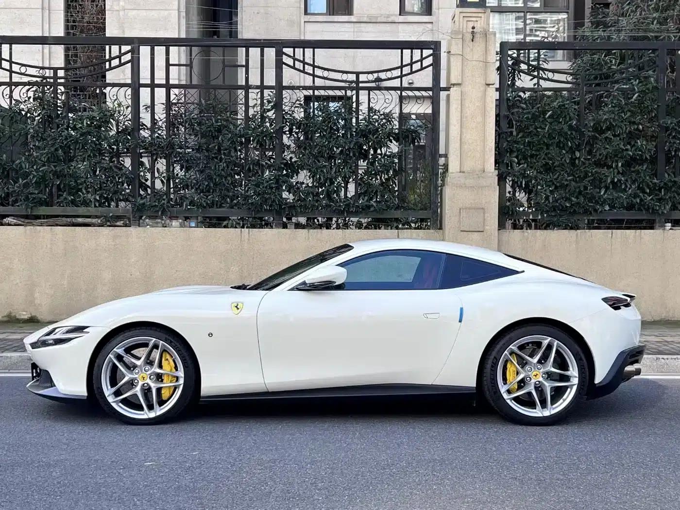 Roma 2020 3.9T V8 — миниатюра 3
