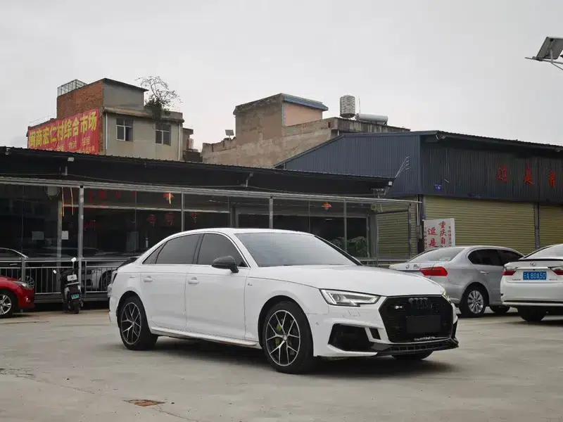 Audi A4L 2018 30th Anniversary Edition 40 TFSI Fashion Model — миниатюра 3
