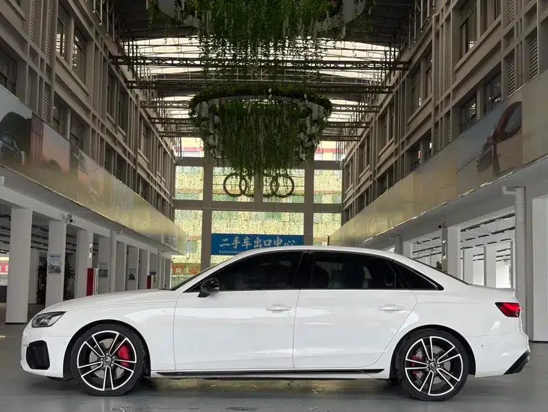 Audi A4L 2023 45 TFSI quattro Premium Dynamic Edition — миниатюра 3