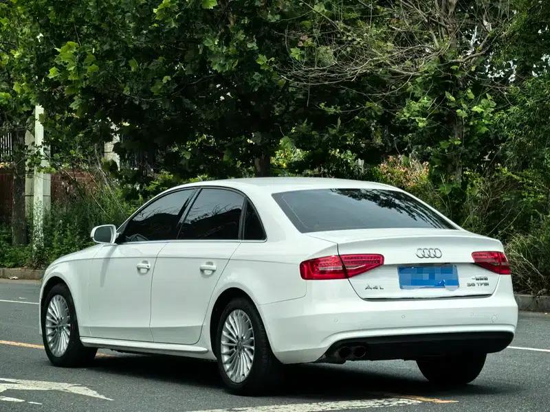 Audi A4L 2015 35 TFSI Automatic Technology Edition — миниатюра 4