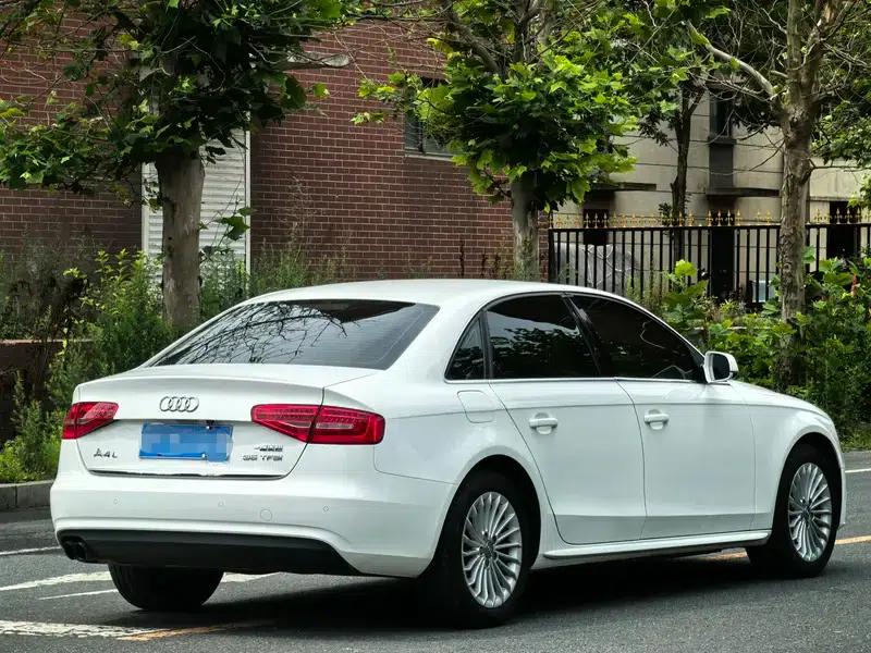 Audi A4L 2015 35 TFSI Automatic Technology Edition — миниатюра 5
