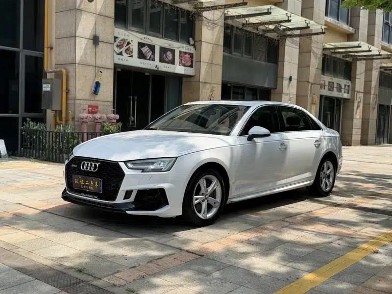 Audi A4L 2018 30th Anniversary Edition 30 TFSI Progressive — миниатюра 1