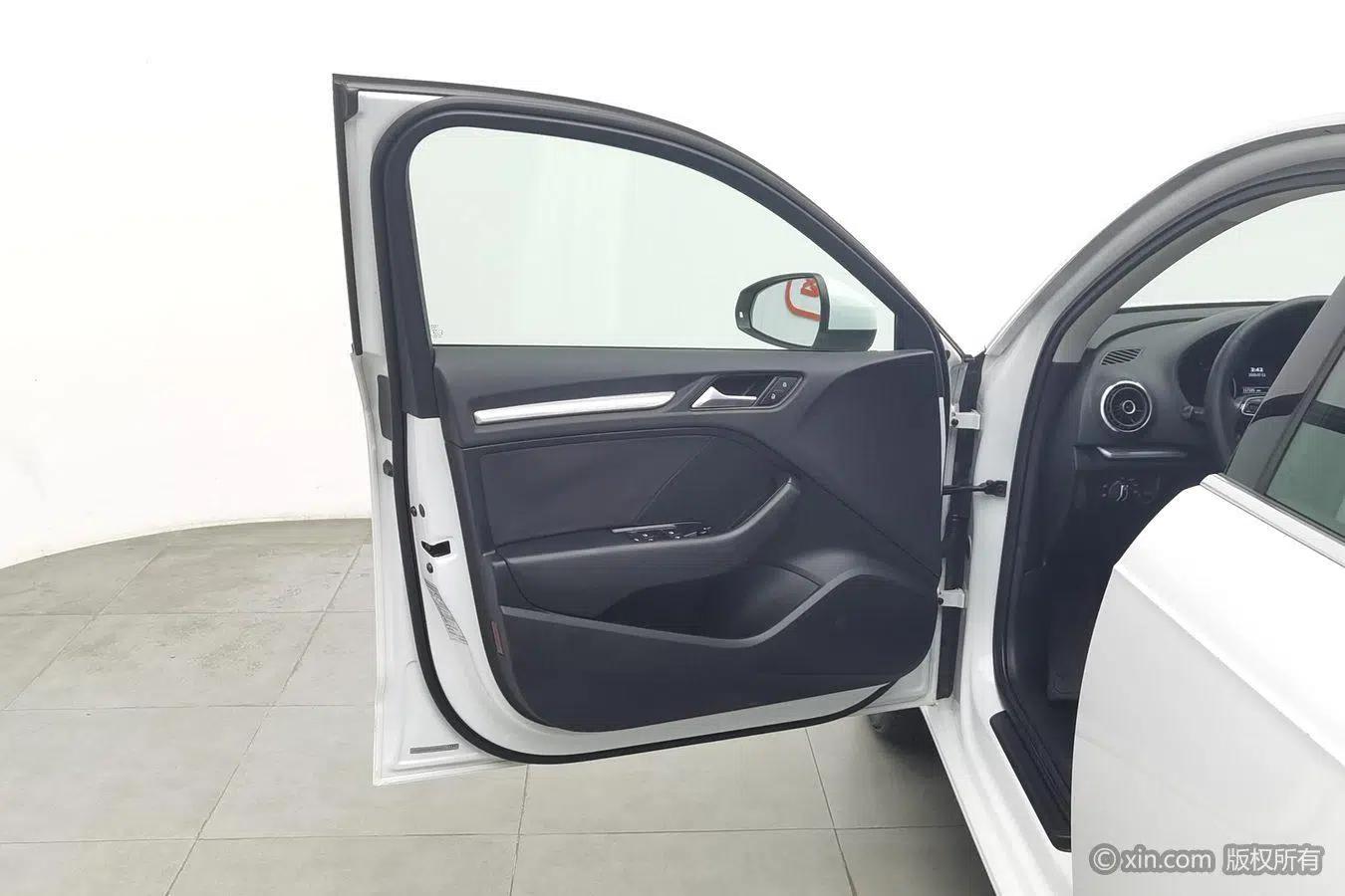 Audi A3 2014 Sportback 35 TFSI Automatic Fashion Edition — миниатюра 11