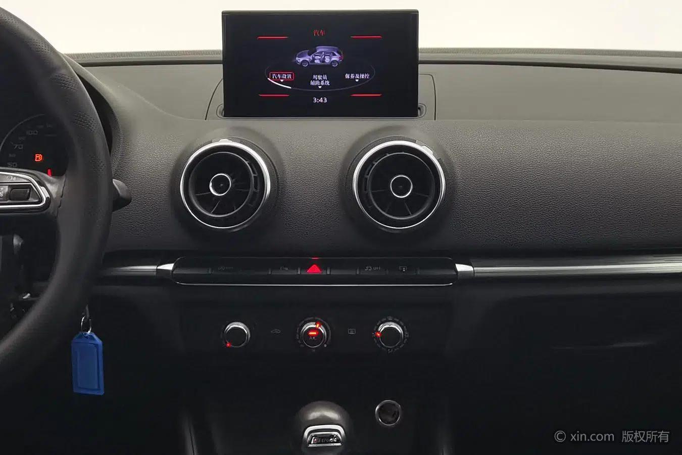 Audi A3 2014 Sportback 35 TFSI Automatic Fashion Edition — миниатюра 16