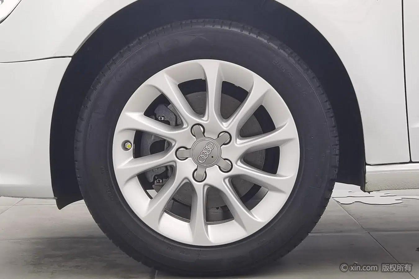 Audi A3 2014 Sportback 35 TFSI Automatic Fashion Edition — миниатюра 6