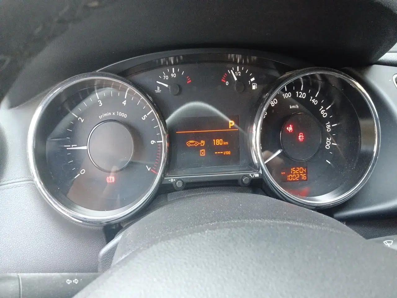 Peugeot 3008 2013 2.0L Automatic Trend Edition — миниатюра 11