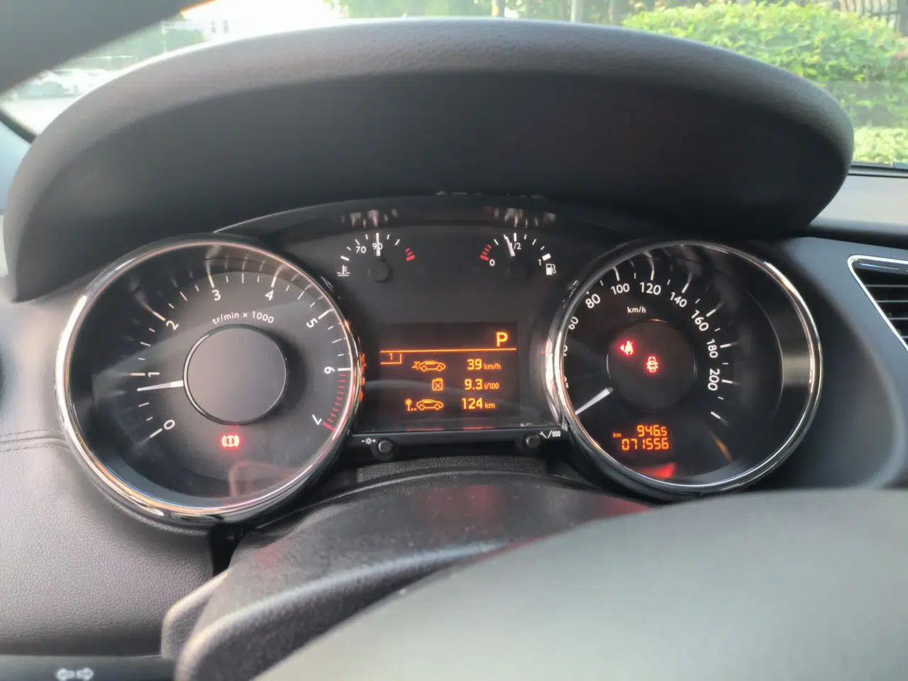 Peugeot 3008 2016 2.0L Automatic Classic Edition — миниатюра 11