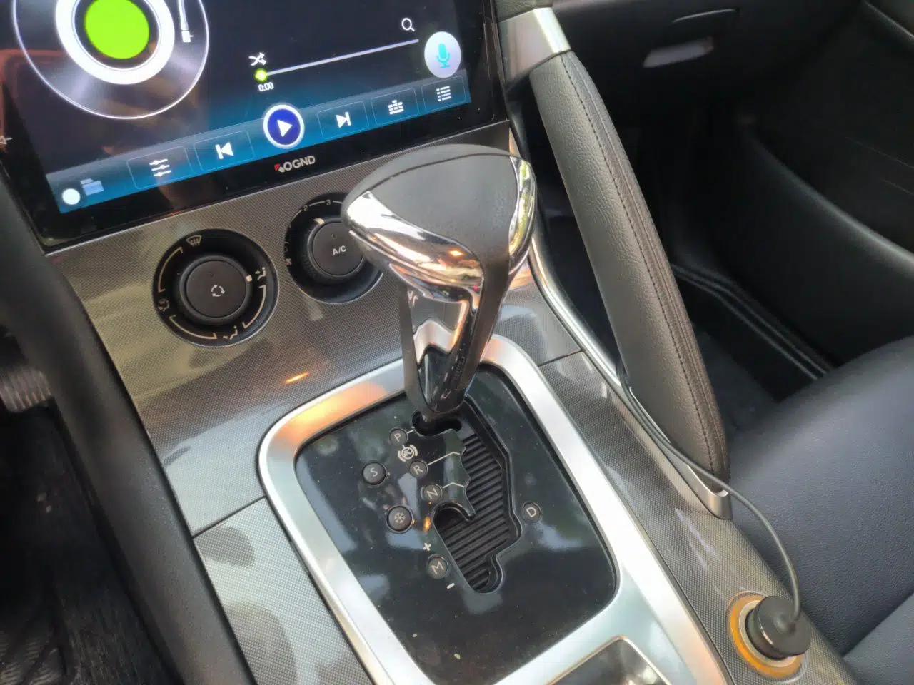 Peugeot 3008 2016 2.0L Automatic Classic Edition — миниатюра 14