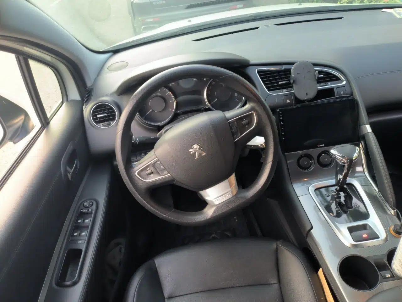 Peugeot 3008 2016 2.0L Automatic Classic Edition — миниатюра 10