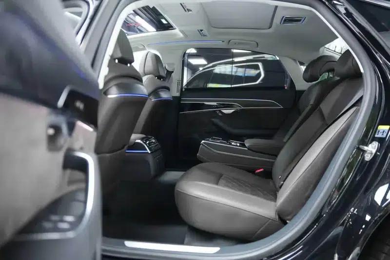 2021 Audi A8 A8L 50 TFSI quattro Comfort — миниатюра 12