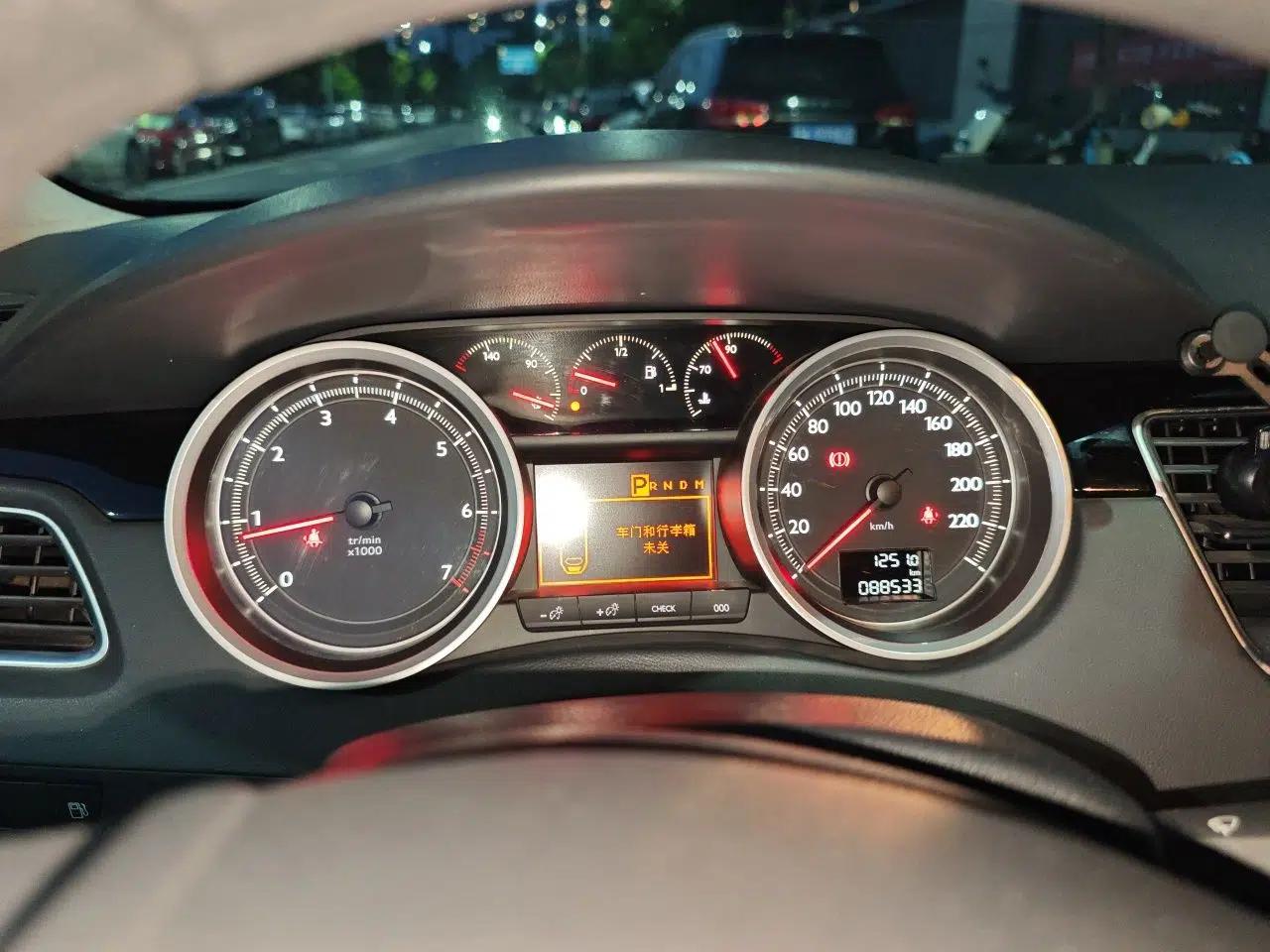 Peugeot 508 2015 2.0L Automatic Zhiyi Edition — миниатюра 11